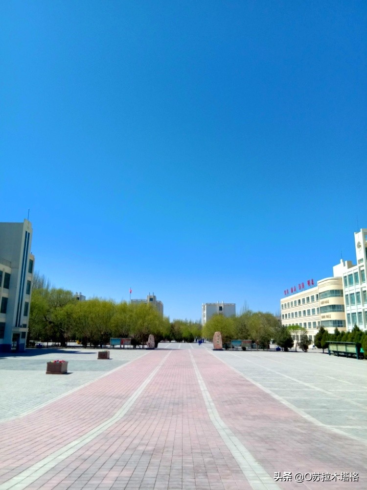 老师教室内猥亵女生,衡阳县一小学老师被指以辅导作业为由，在教室等地猥亵4名女孩，官方：已介入，会派人对女孩心理疏导。你怎么看？