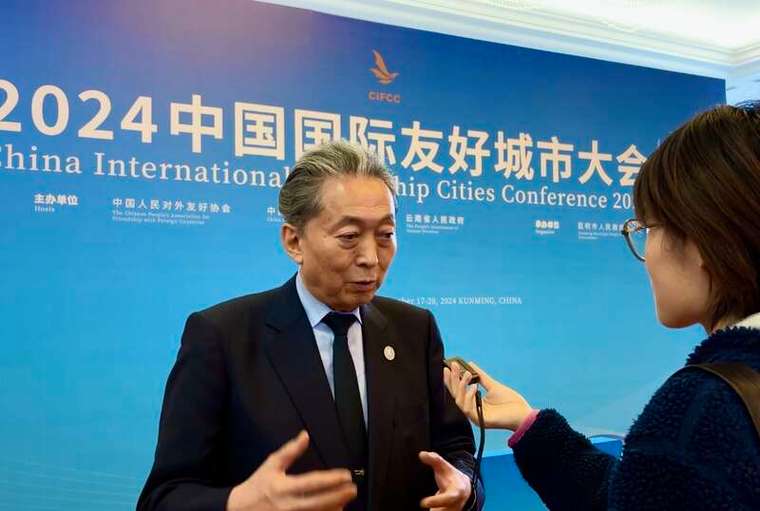 鸠山由纪夫来了,鸠山由纪夫当选