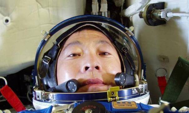 这就是中国军人,中国航天员为什么都是军人,而不是博士、科学家等科研人员?