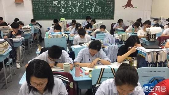 将老鼠放饮料机被拘,把老鼠放进榨汁机 将老鼠放饮料机被拘,把老鼠放进榨汁机