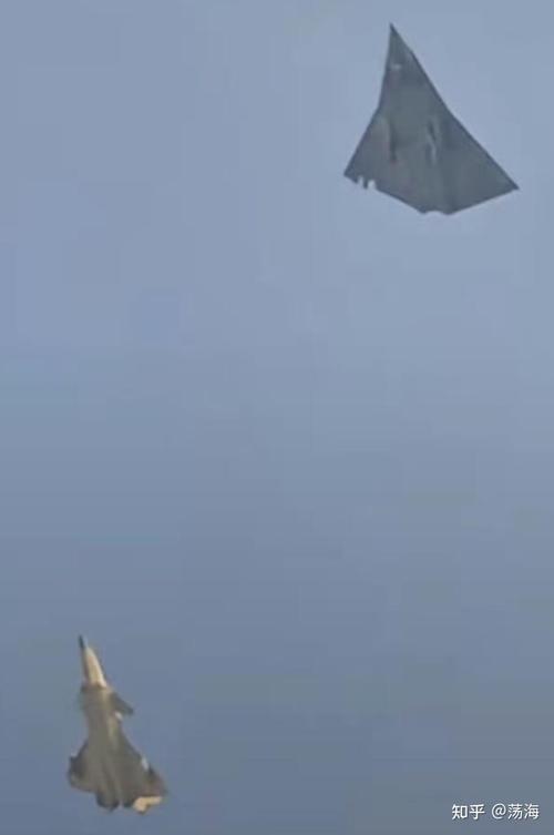 歼-20首飞珍贵画面,歼20首飞珍贵画面首次公开