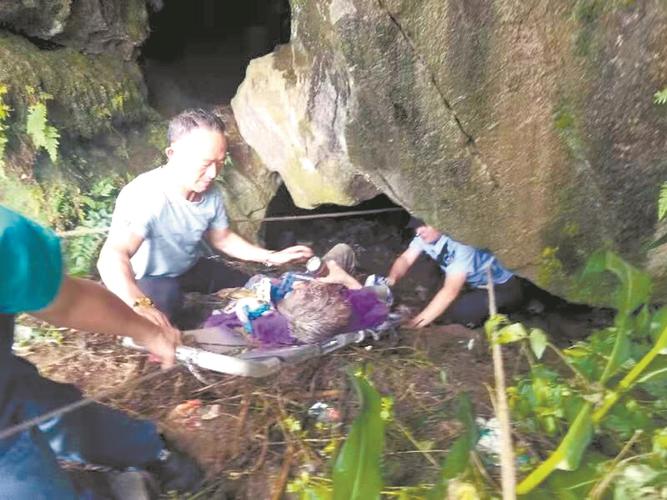 车起火司机联手救援,不系安全带,货车司机险丧命30分钟救援,恩施警民联手助脱险, 你怎么看?