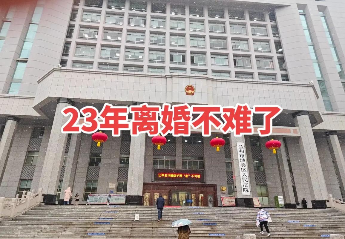 高中儿子半月花1000,没有离婚老公一个月只给一千块生活费说是给孩子的,我想离婚,合适吗?