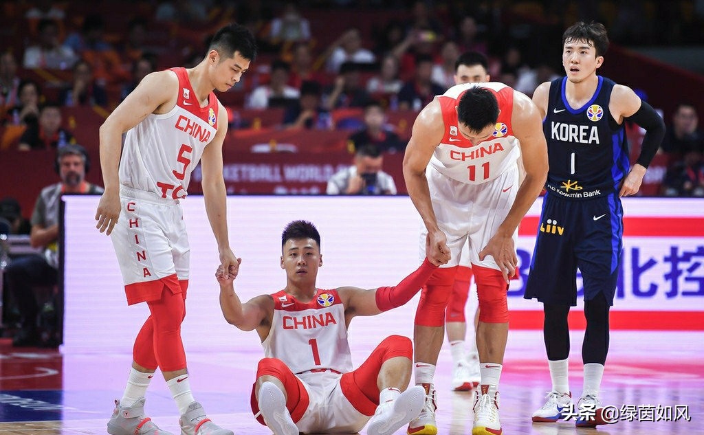 中国男篮再负韩国,中国男篮艰难战胜韩国,赵睿疑似垫脚你怎么看? 中国男篮再负韩国,中国男篮艰难战胜韩国,赵睿疑似垫脚你怎么看?