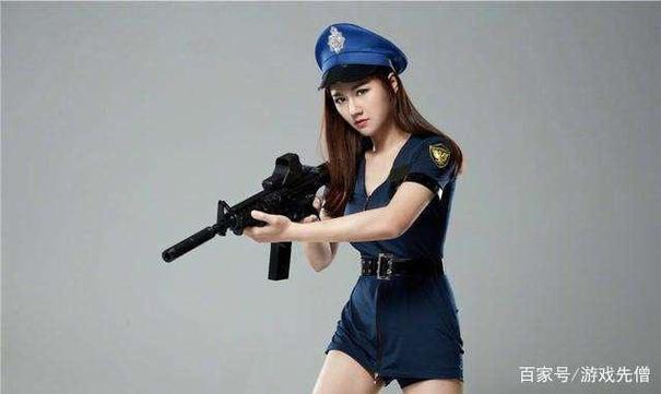 女警袭击前男友被开,英雄联盟,女警的第一大件是饮血还是无尽?求完整出装,符文带固定攻击力好还是成长型的好?精华全带攻击?