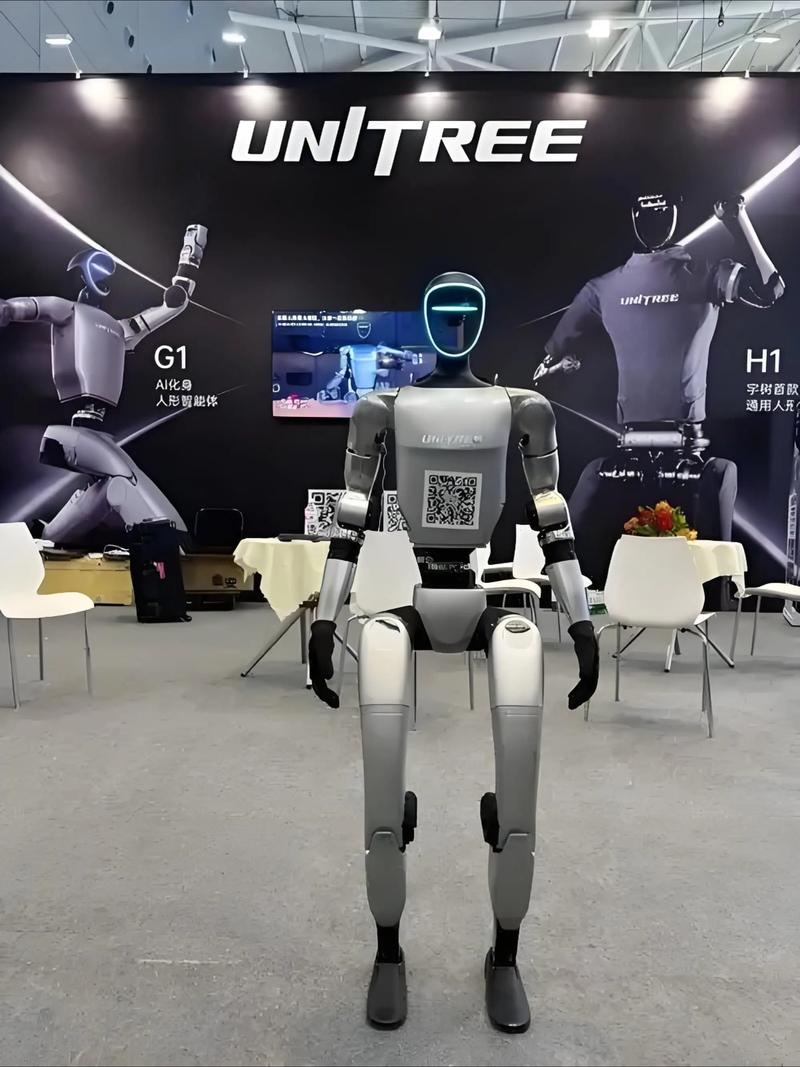 全球首个个人机器人,全球首个个人机器人问世