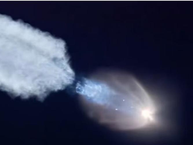 罕见太空水母云现身,锋速战警里的宇宙水母最后怎么样了?