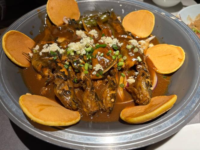 东北冰墙冻满鱼,东北冰屋做什么用的?