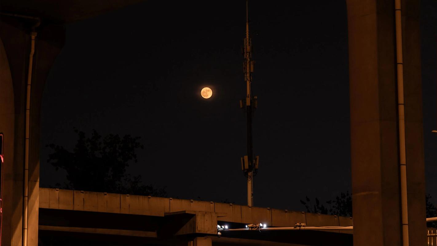 26年首个超级月亮,本世纪最大的月亮?