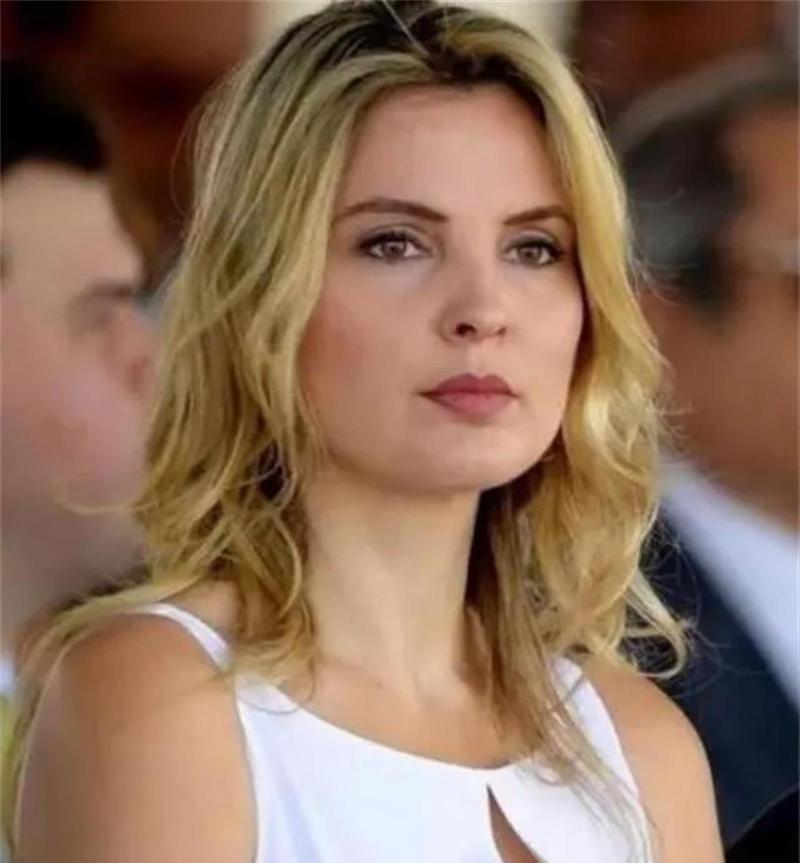 美抓获委总统和夫人,美困总统