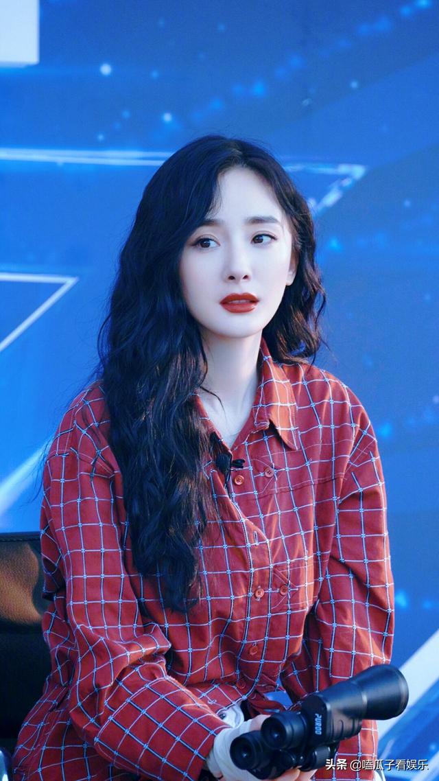 女星儿子在餐厅打工,和明星近距离的工作有哪些？