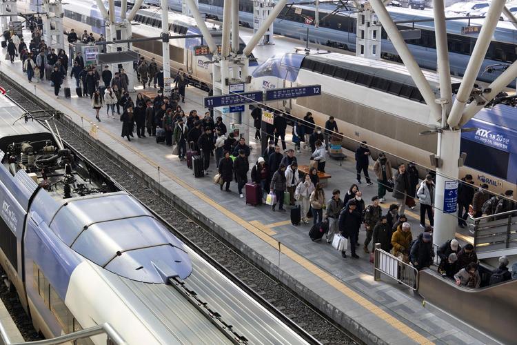 春运 2月2日开启,2024年春运今年的高峰期什么时候?